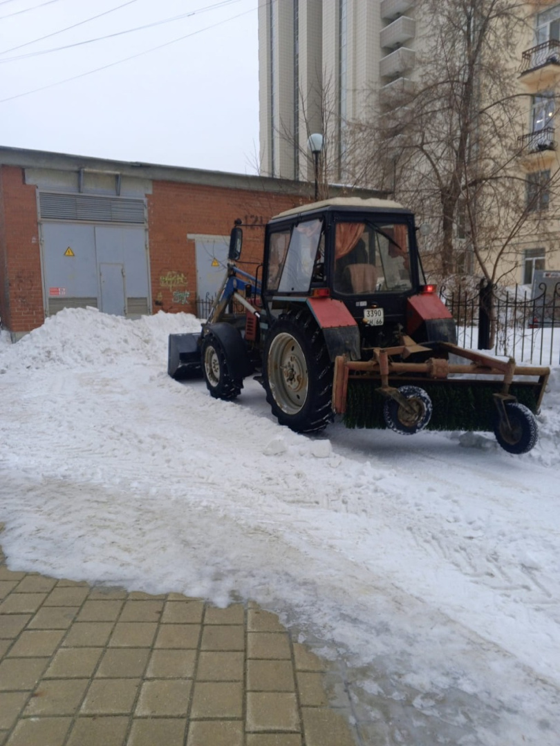 Механизированная уборка снега 01.03.24 г..jpg