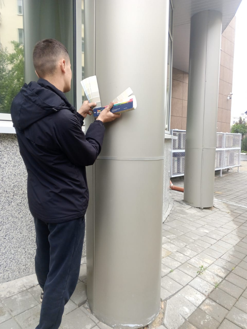 Встреча с подрядчиком по установке козырька 27.08.205.jpg
